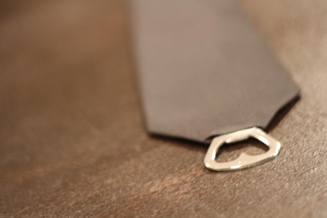 bottle-opener-necktie-head-on